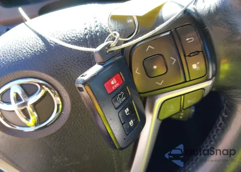 2017 Toyota Highlander Limited из США, поврежденный, VIN 5TDDZRFH4HS406526